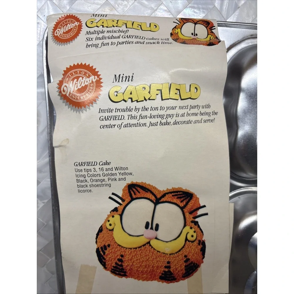 Vintage 1992 Wilton Garfield Face Cake Molds NOS Nostalgia Baking‎ Cartoon Cat